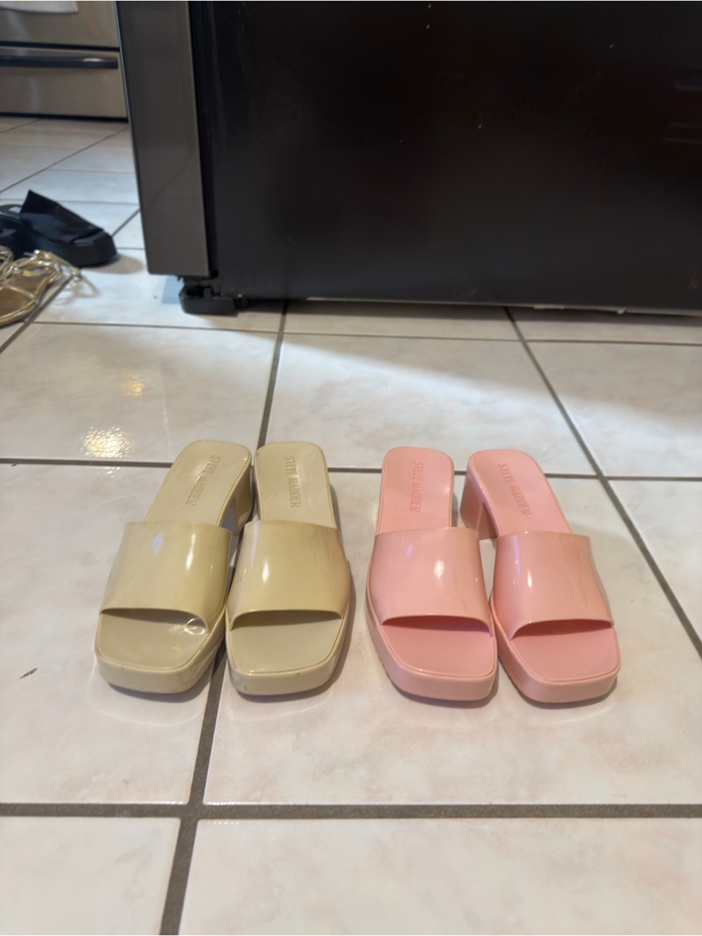 Steve Madden Size US 5 Bundle Patent Slide Sandals in Pink and Cream